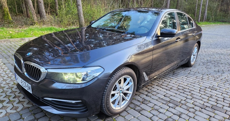 BMW Seria 5 cena 119998 przebieg: 161000, rok produkcji 2019 z Kielce małe 466